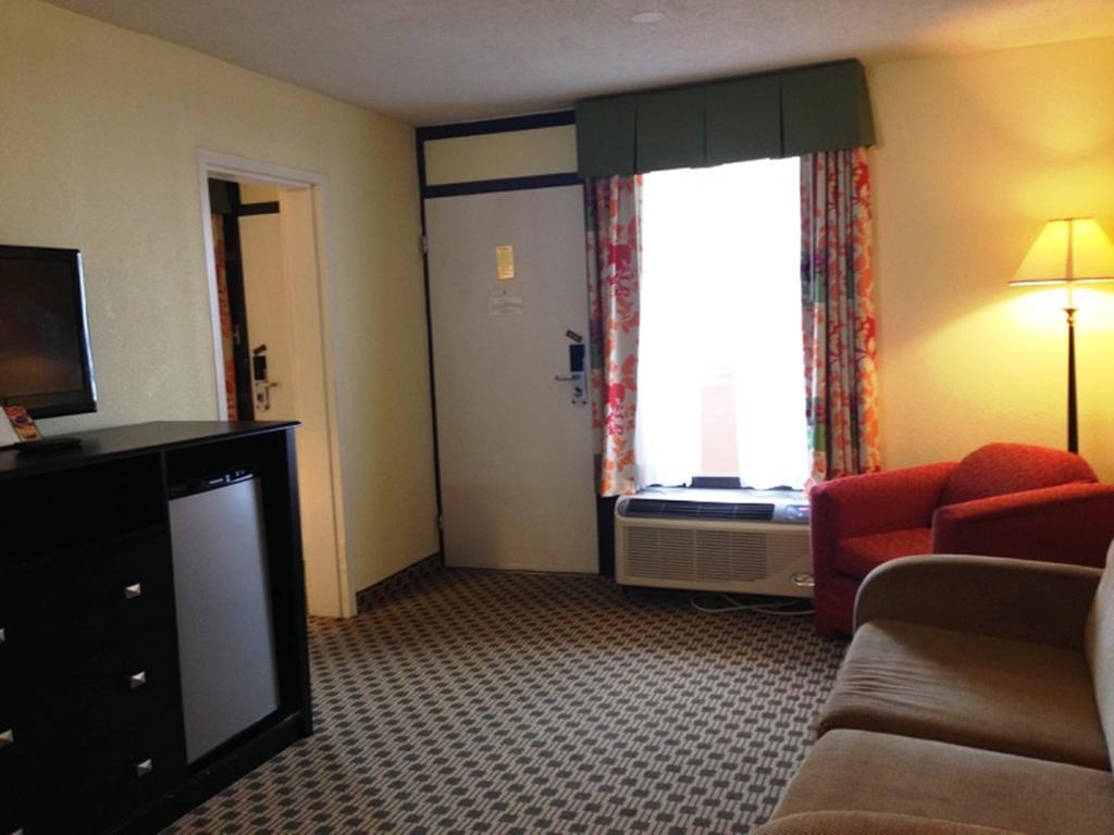 Days Inn By Wyndham Irving Grapevine Dfw Airport North Номер фото
